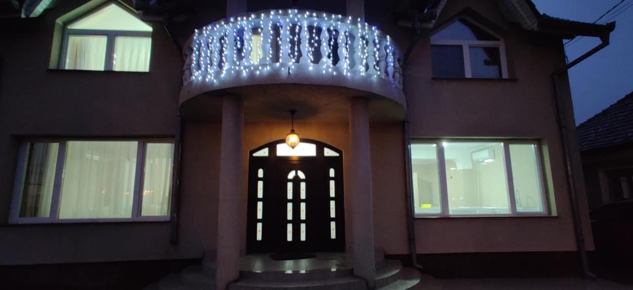 Casa Blanco Hotel Oradea Ngoại thất bức ảnh