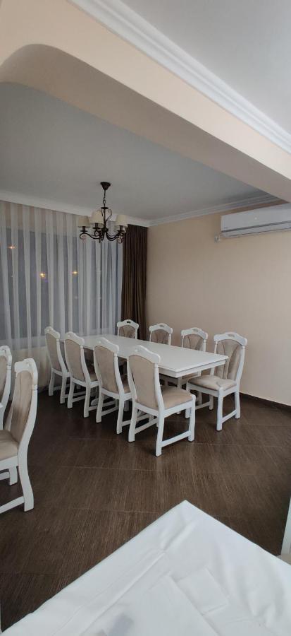 Casa Blanco Hotel Oradea Ngoại thất bức ảnh