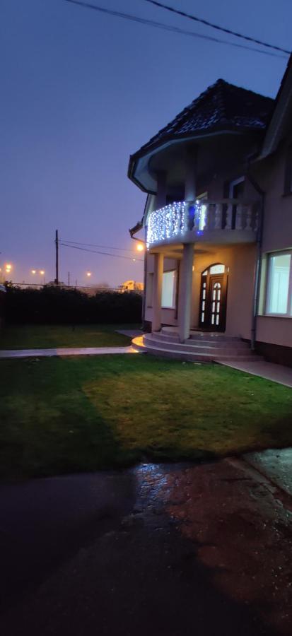 Casa Blanco Hotel Oradea Ngoại thất bức ảnh