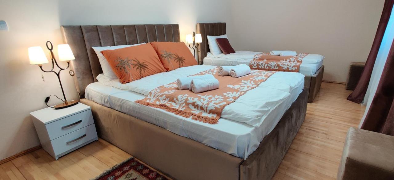 Casa Blanco Hotel Oradea Ngoại thất bức ảnh