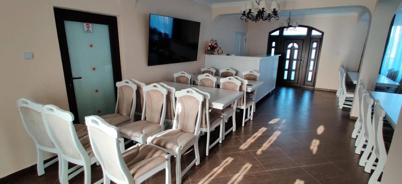 Casa Blanco Hotel Oradea Ngoại thất bức ảnh