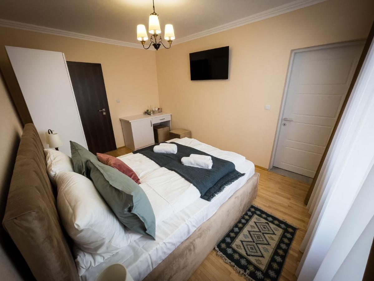 Casa Blanco Hotel Oradea Ngoại thất bức ảnh