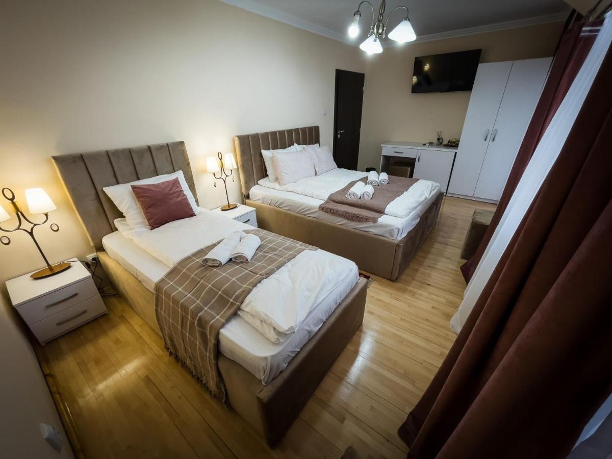 Casa Blanco Hotel Oradea Ngoại thất bức ảnh