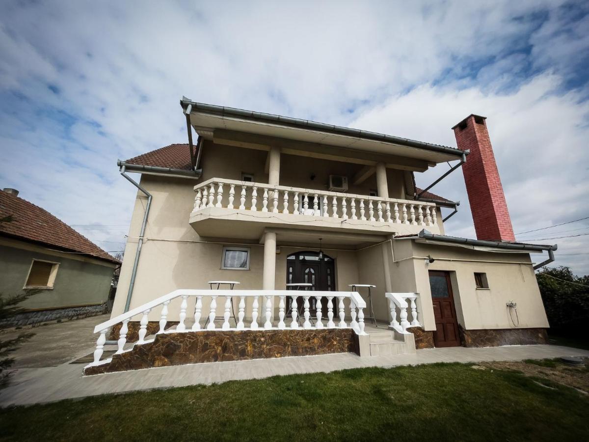Casa Blanco Hotel Oradea Ngoại thất bức ảnh